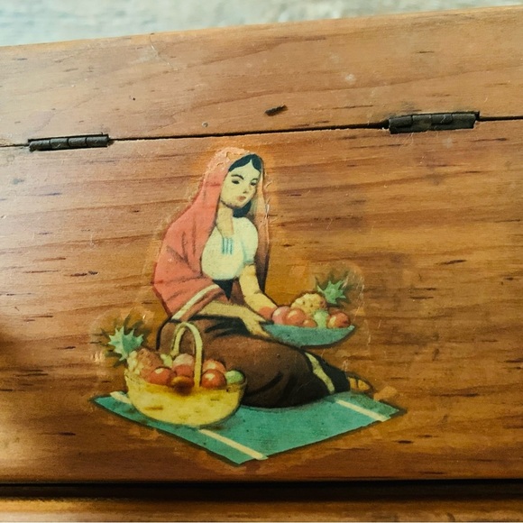 Vintage Handmade Wooden Serving Box - Picture 10 of 14